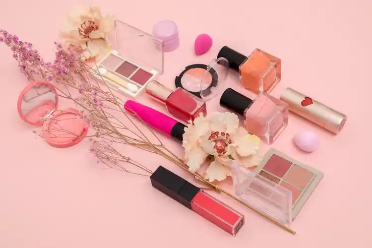 Beauty samples laid out for review